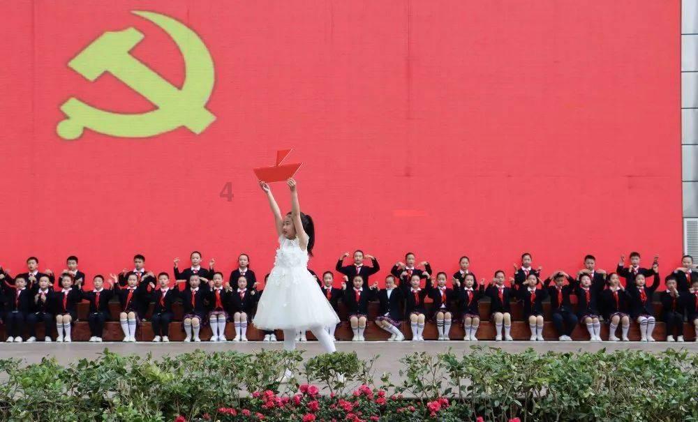 “间歇性踌躇满志,持续性混吃等死”的哲学分析
